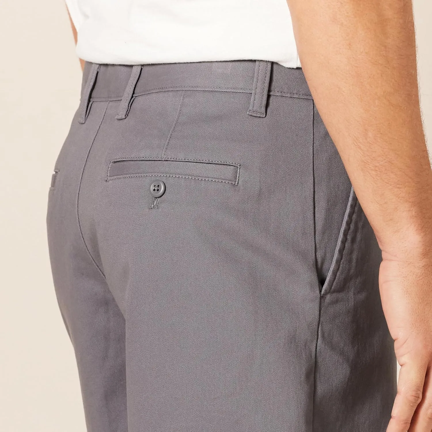 Amazon Essentials Men's Classic-Fit 7" Comfort Stretch Chino Short