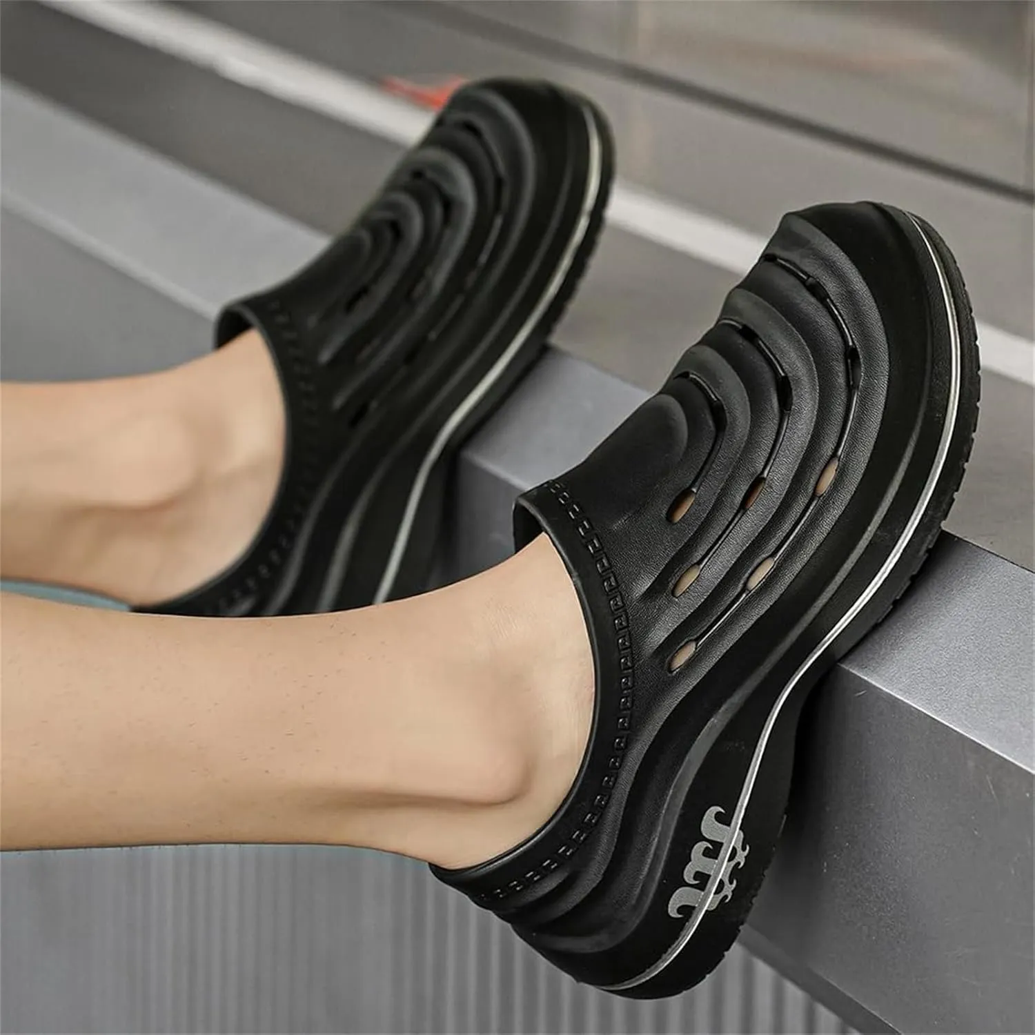 Armadillo Clogs for Women Men Waterproof Slip Resistant Chef Clogs Shoes for Unisex-Adult Comfortable Non Slip Nurse Work Shoes Lightweight Nursing Gardening Shoe Ideal for Kitchen Garden Beach