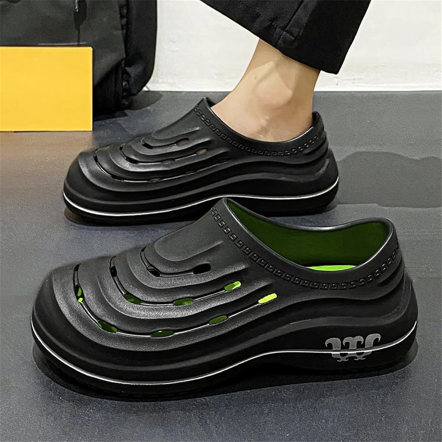 Armadillo Clogs for Women Men Waterproof Slip Resistant Chef Clogs Shoes for Unisex-Adult Comfortable Non Slip Nurse Work Shoes Lightweight Nursing Gardening Shoe Ideal for Kitchen Garden Beach