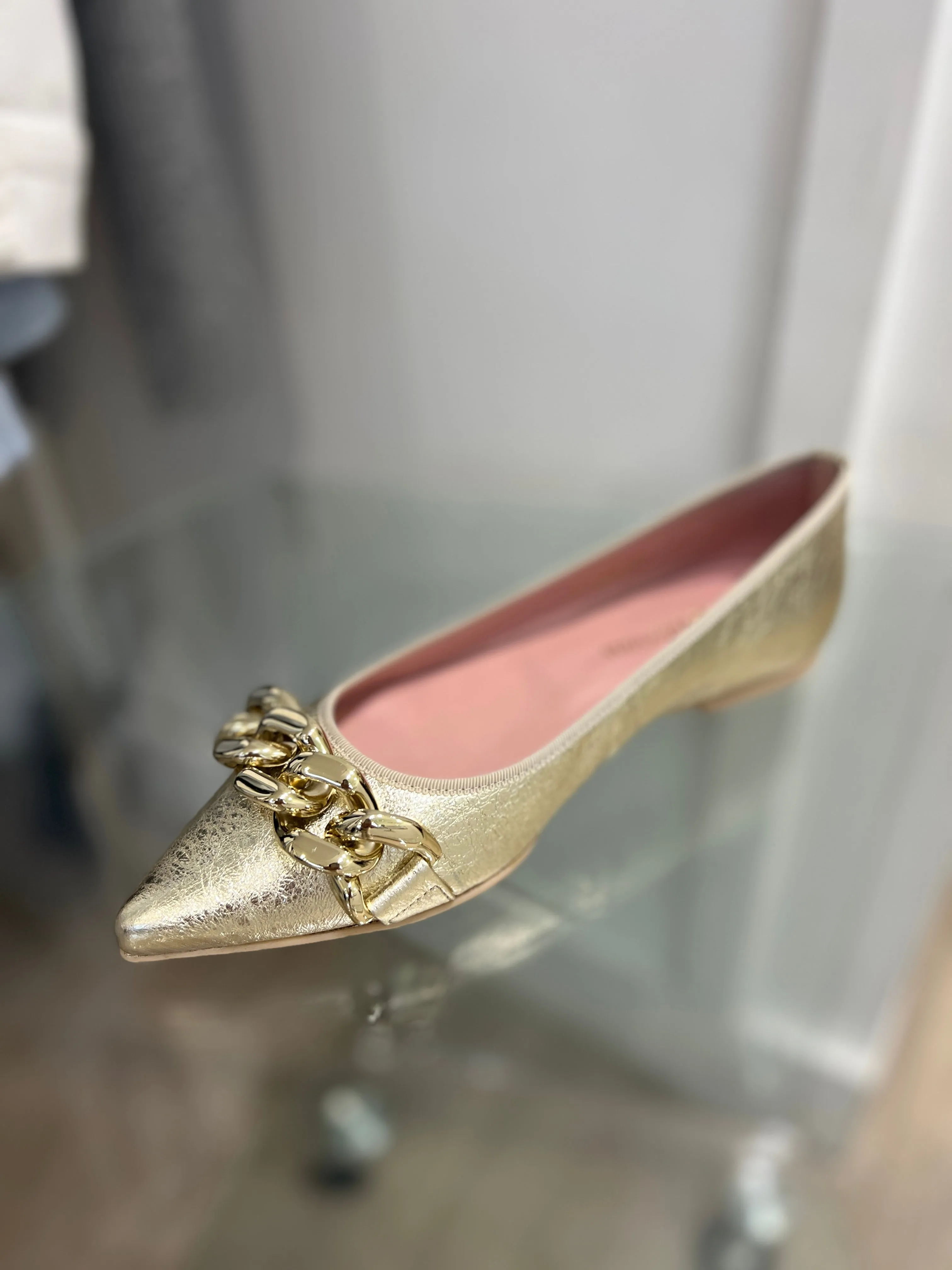 Pretty Ballerinas Chandra Tino in Gold
