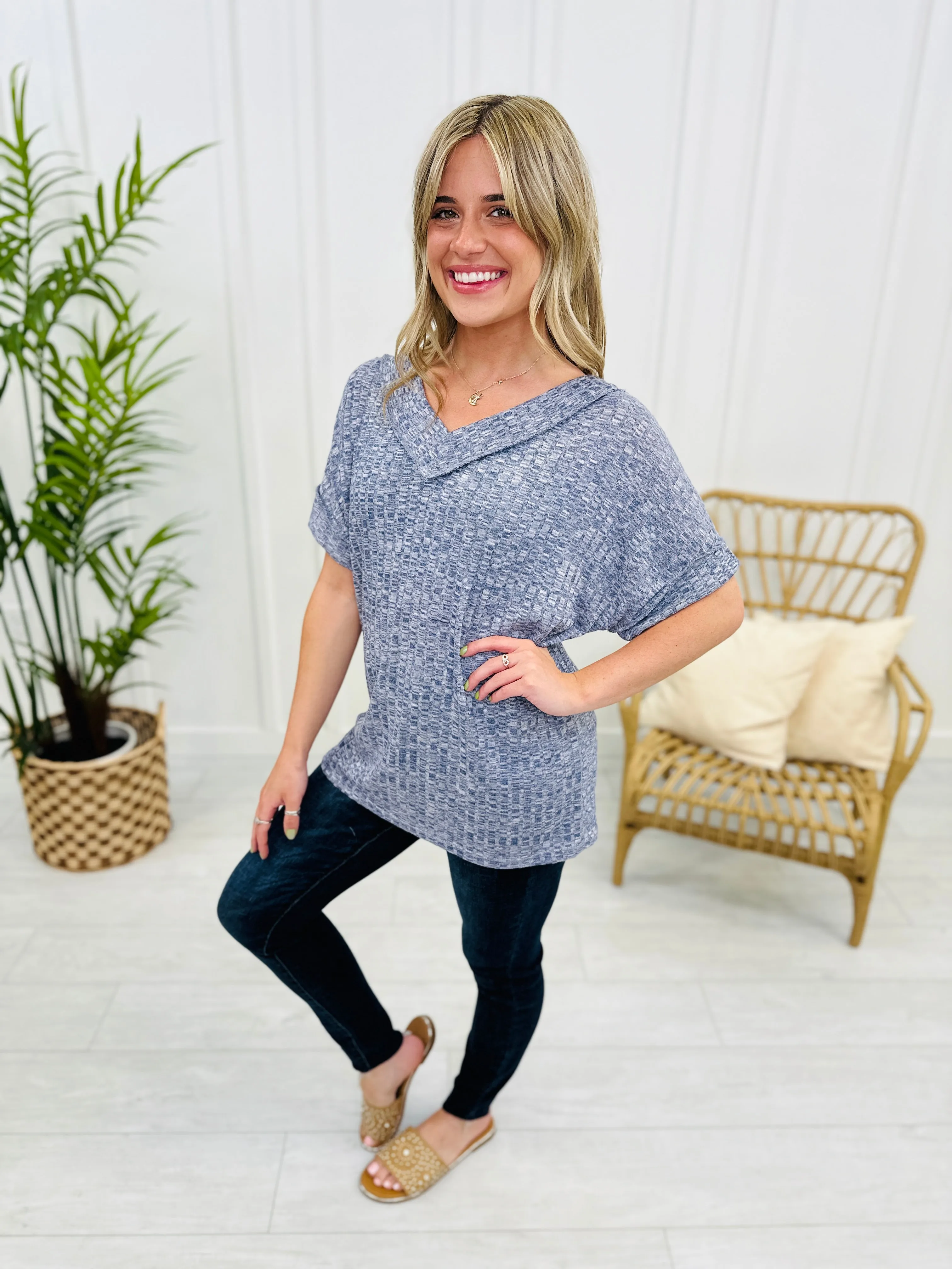 REG/CURVY Graceful Beauty Top