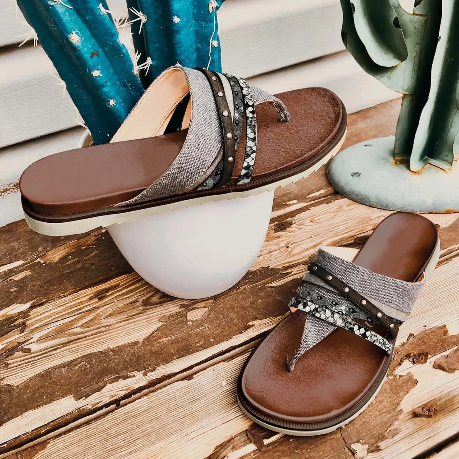 Sandals for Women Casual Summer 2023 Orthopedic, Brown Sandals Women Comfortable Leather Sandals Ring Toe Print Flat Flip Flops Wide Width Retro Thong Beach Shoes Dressy