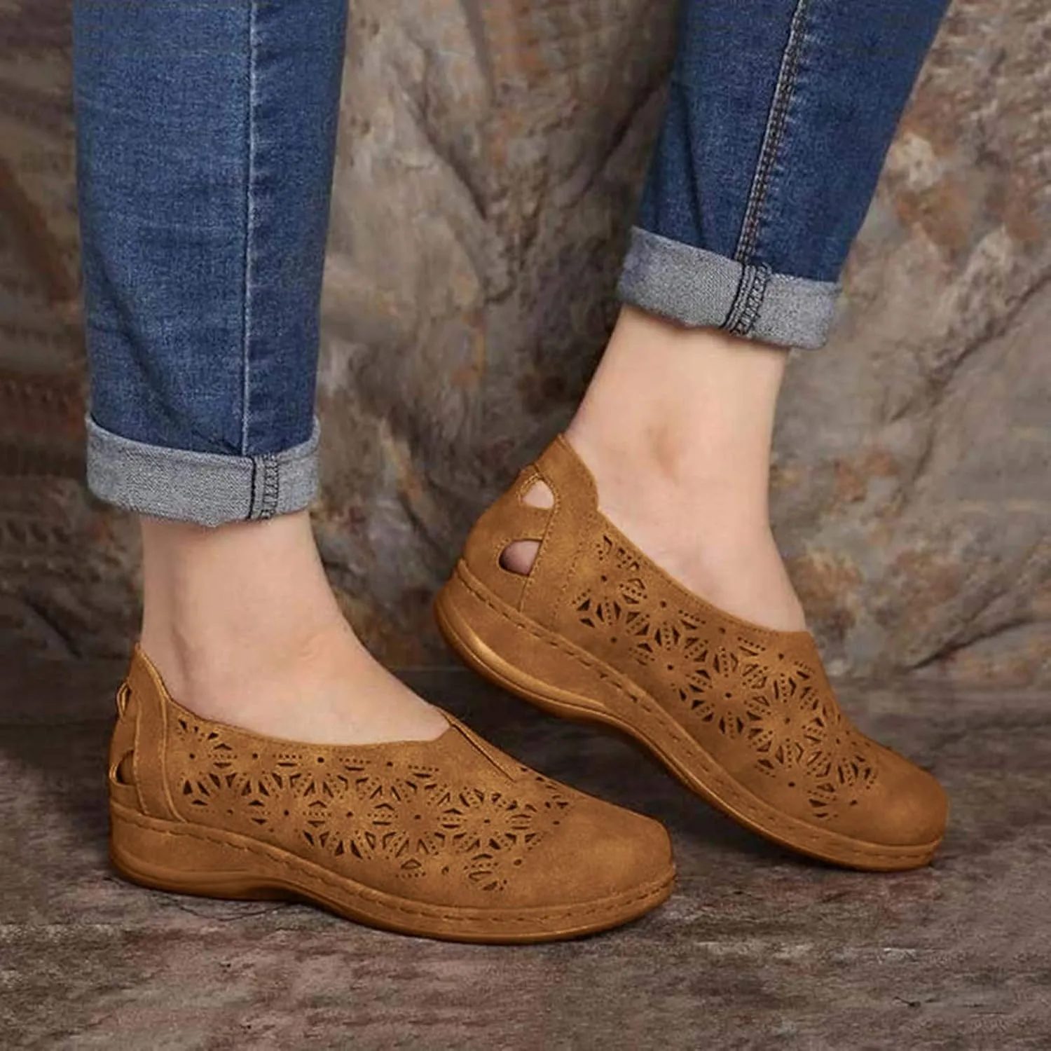 Summer Hollow Out Sandals for Women Casual Retro Flat Shoes Closed Toe Breathable Slip-On Beach Sandal